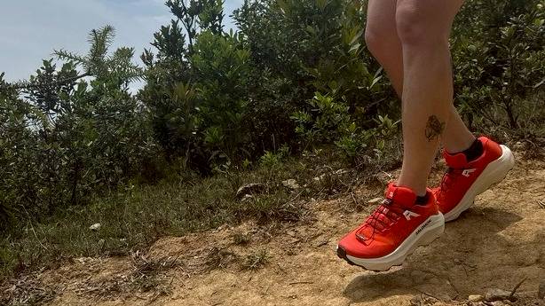 Salomon Ultra Glide 3 實測：長距離越野的極級舒適體驗